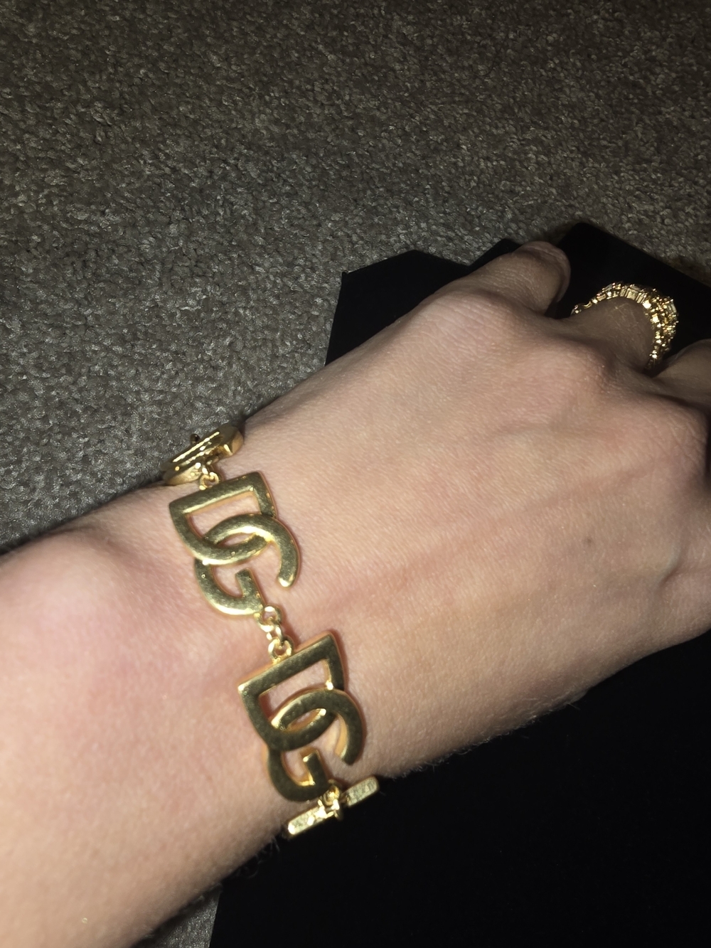 18kgp Dg Gold Link Logo Bracelet - Picture 5 of 5